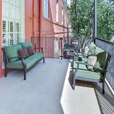 Plaza Suites Downtown New Orleans Exterior photo