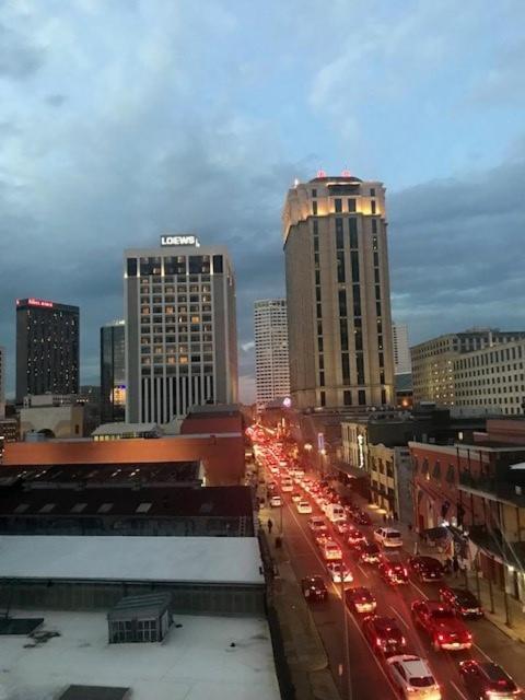 Plaza Suites Downtown New Orleans Exterior photo