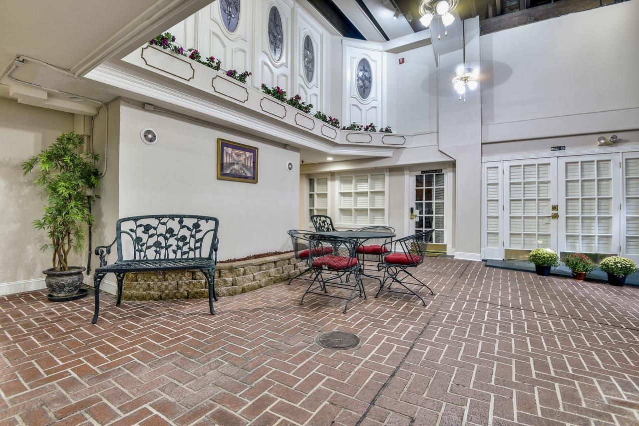 Plaza Suites Downtown New Orleans Exterior photo
