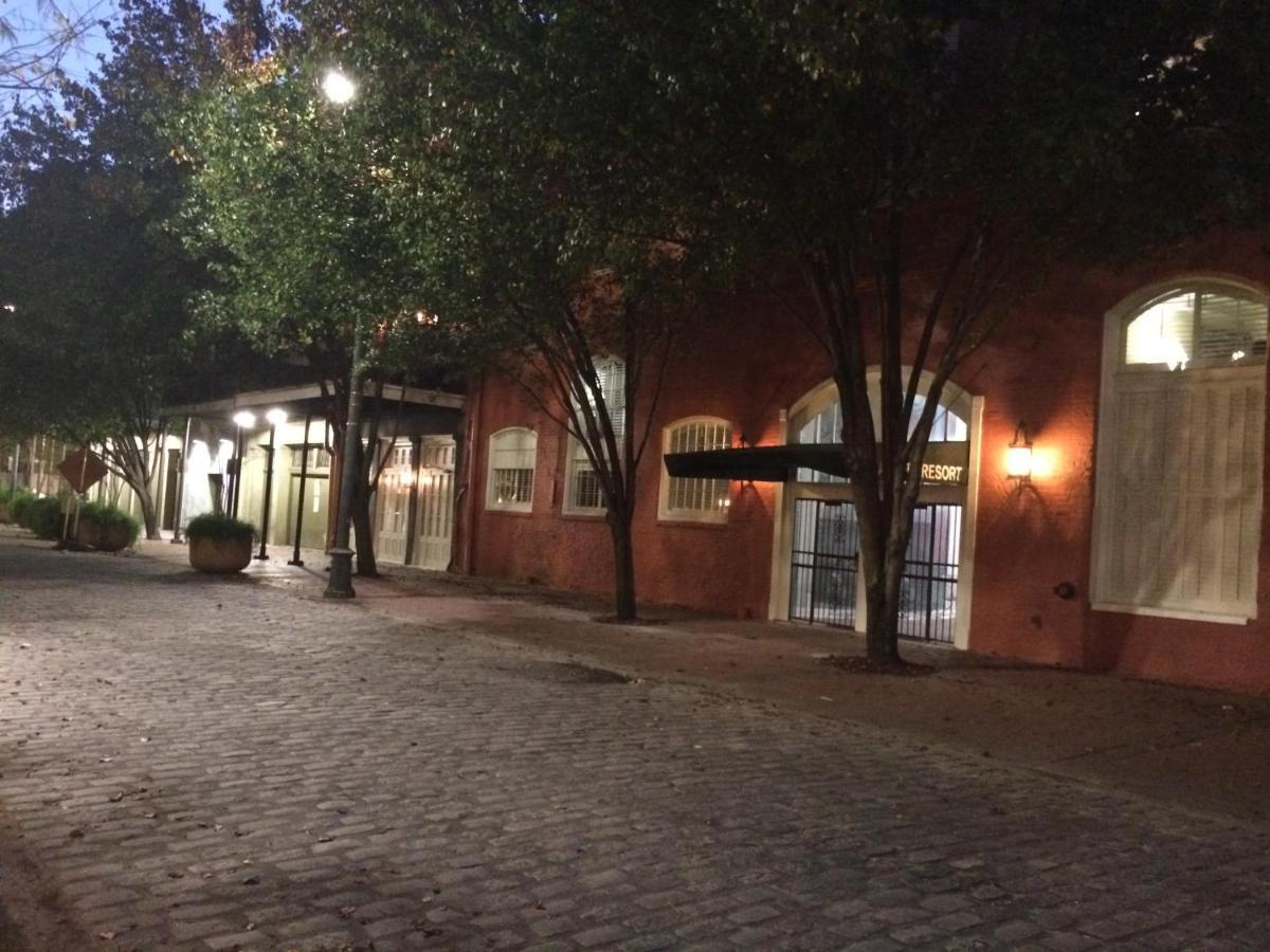 Plaza Suites Downtown New Orleans Exterior photo